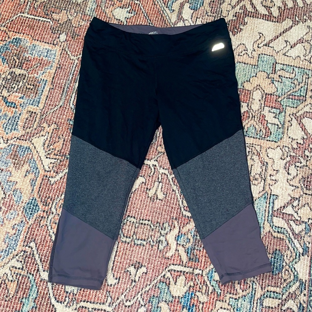 Black/grey/purple AVIA activewear LEGGINGS Large
